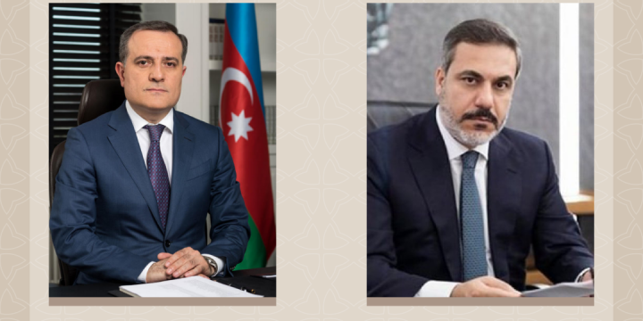 Ceyhun Bayramov və Hakan Fidan regional məsələləri müzakirə edib