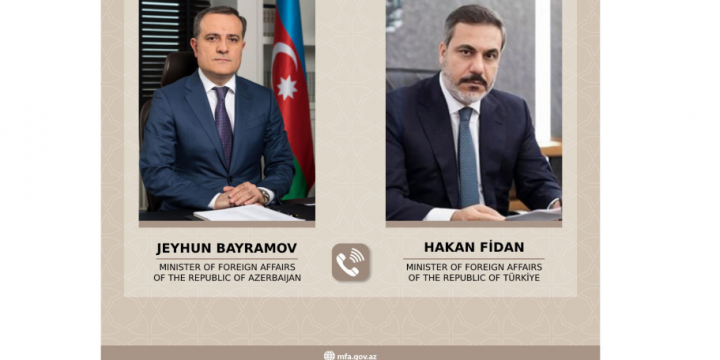 Azerbaijani, Turkish FMs discuss regional issues over phone