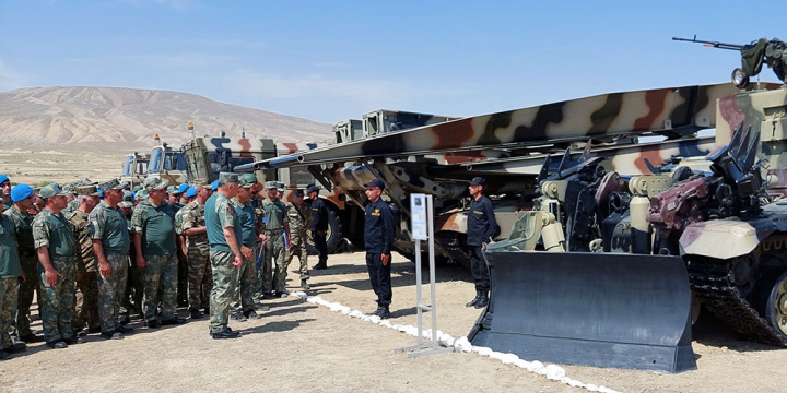Baş Qərargah rəisi mühəndis bölmələrinin taktiki-xüsusi təlimini izləyib