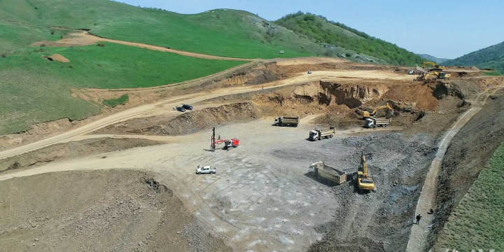 Xankəndi-Şuşa-Laçın avtomobil yolunun tikintisi aparılır