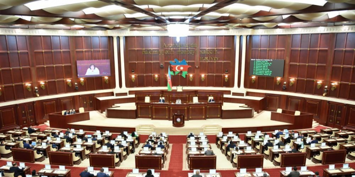 Milli Məclis növbədənkənar parlament seçkilərinin keçirilməsi ilə bağlı Prezident İlham Əliyevə müraciət edib