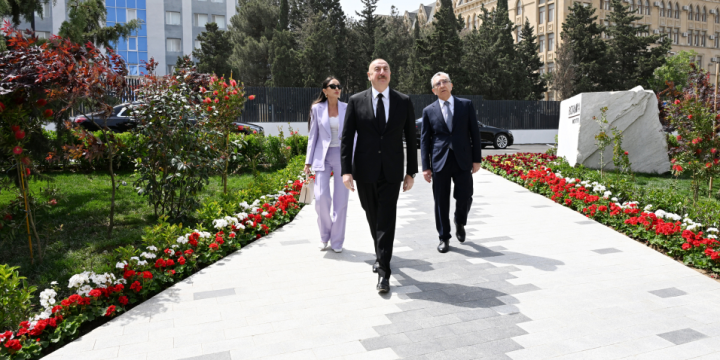 Prezident İlham Əliyev və Birinci xanım Mehriban Əliyeva Bakıda Botanika İnstitutunun yeni binasının açılışında iştirak edib və Nəbatat Bağında görülən işlərlə tanış olublar