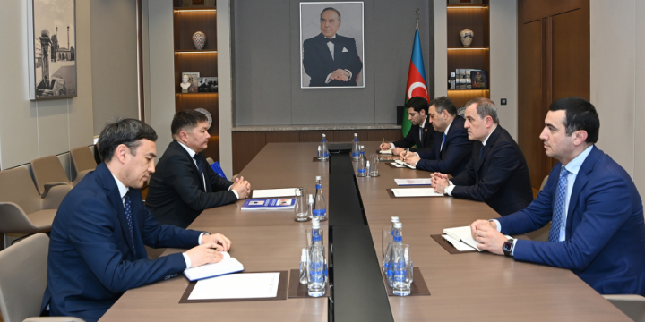Azerbaijani FM meets with outgoing Kyrgyz ambassador