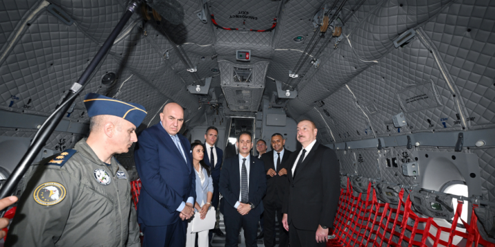 President Ilham Aliyev viewed military transport aircraft produced by Italian “Leonardo” company