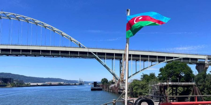 ABŞ limanına müstəqil Azərbaycan Bayrağı altında ilk gəmi yan alıb