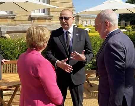 President Ilham Aliyev talked to President of Switzerland Viola Amherd in Oxford