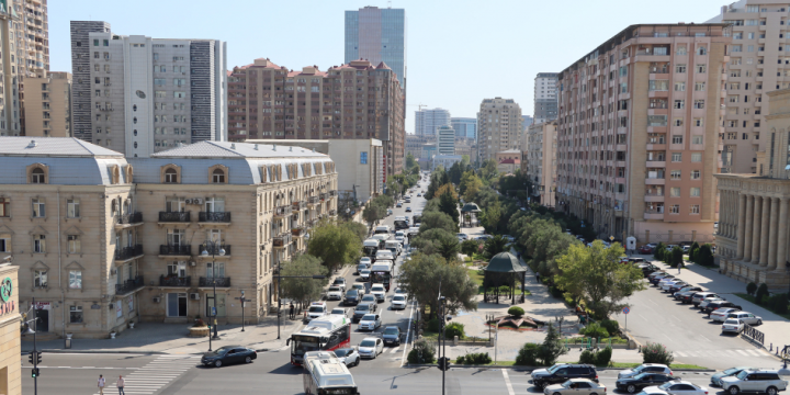 Xocalı prospektinin Yusif Səfərov küçəsi ilə kəsişməsində yol hərəkəti yenidən təşkil edilib