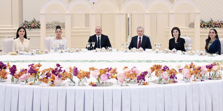 State reception was hosted in honor of President Ilham Aliyev and First Lady Mehriban Aliyeva in Tashkent 