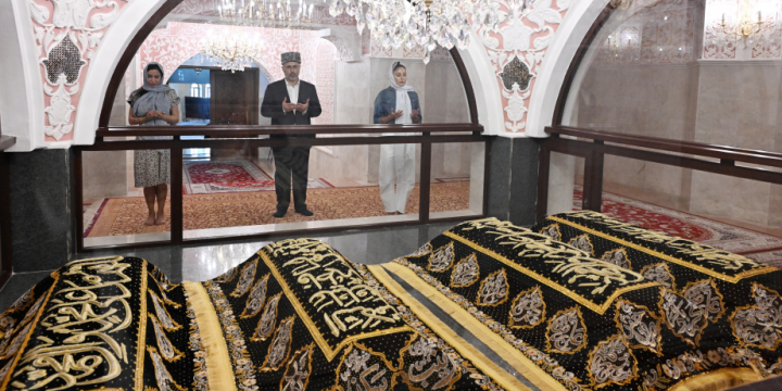 Azerbaijan’s First Lady Mehriban Aliyeva visited Bibiheybet Shrine Complex