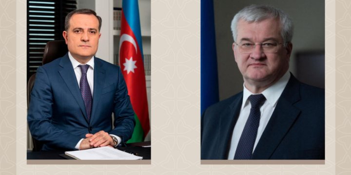 Azerbaijani, Ukrainian FMs hold phone conversation