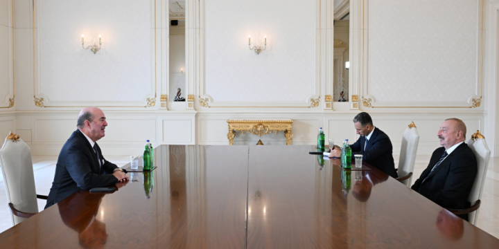 President Ilham Aliyev received President of Gulfstream Aerospace