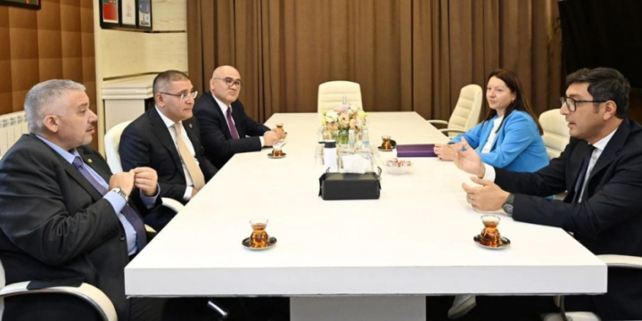 Azerbaijan’s Youth and Sports Minister meets with President of European Weightlifting Federation