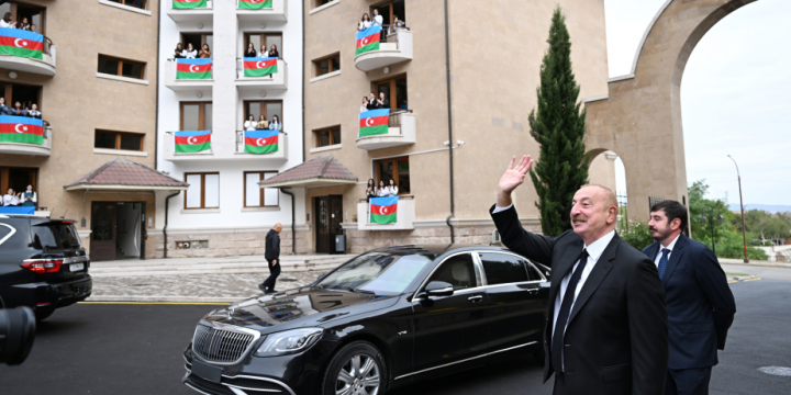 Prezident İlham Əliyev Xankəndidə Qarabağ Universitetinin tələbə yataqxanasının təmirdən sonra açılışında iştirak edib