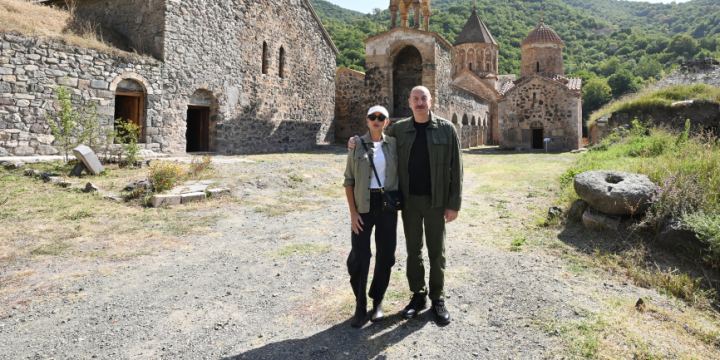 Prezident İlham Əliyev və Birinci xanım Mehriban Əliyeva Kəlbəcərdəki Xudavəng monastır kompleksində olublar