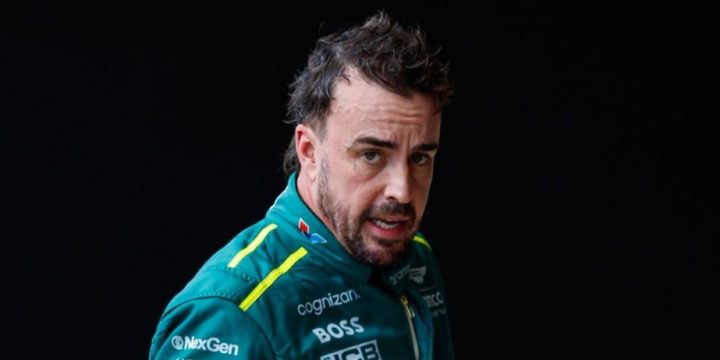 Fernando Alonso rekorda imza atıb