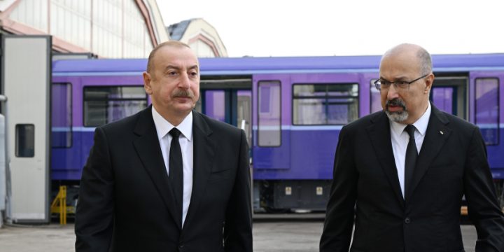 Prezident İlham Əliyev Bakıda komplektləşdirilən yeni nəsil metro qatarları ilə tanış olub