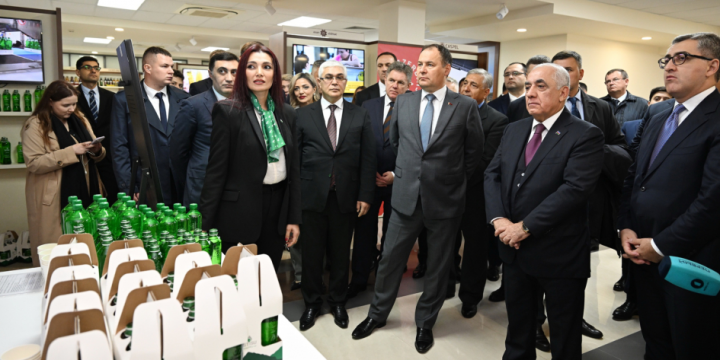 PM Ali Asadov visits Azerbaijan Trade House in Minsk