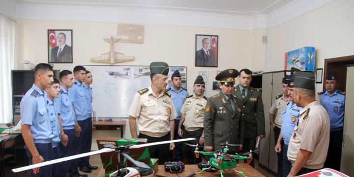 Tajik delegation visits military institute in Baku