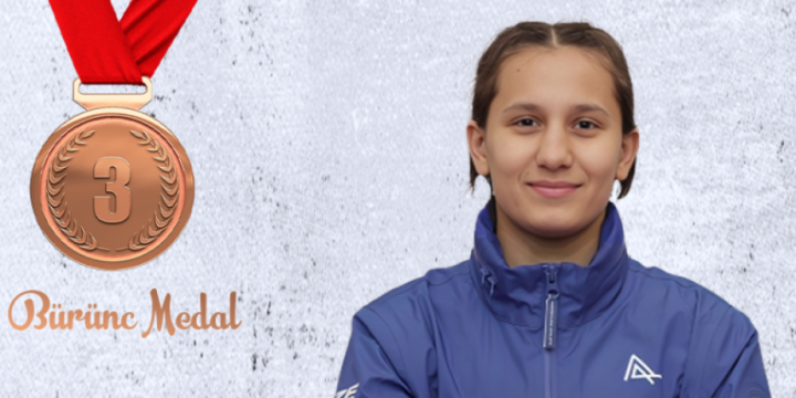 Azerbaijani female boxer bags European bronze in Bulgaria