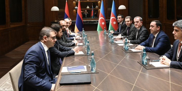 Azerbaijani and Armenian foreign ministers agreed to continue negotiations on peace agreement