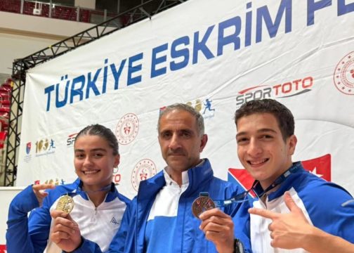 Young Azerbaijani fencers claim two medals in Türkiye