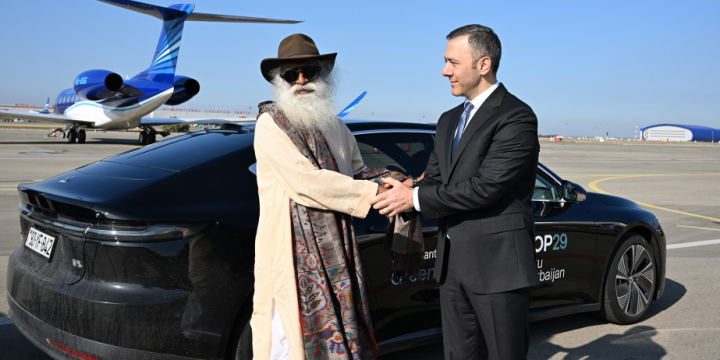 Prominent Indian yogi Sadhguru visits Azerbaijan