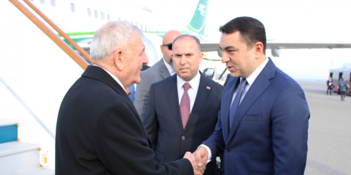 Iraqi President begins visit to Azerbaijan