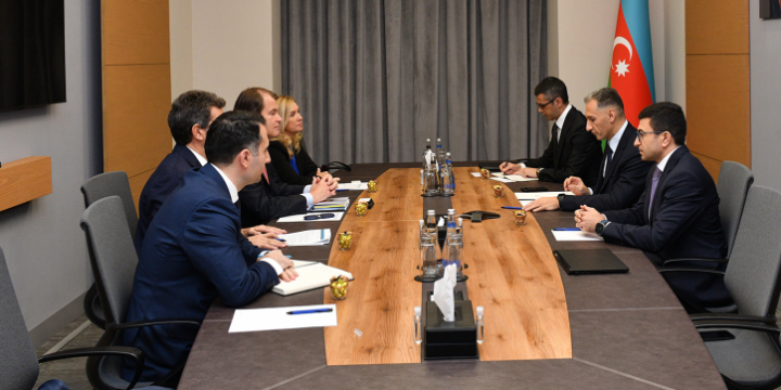 Azerbaijan, EBRD discuss transportation projects financing