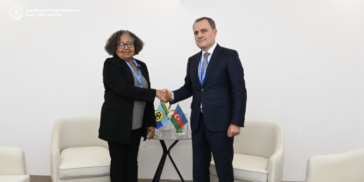 Jeyhun Bayramov meets with Secretary-General of the Caribbean Community