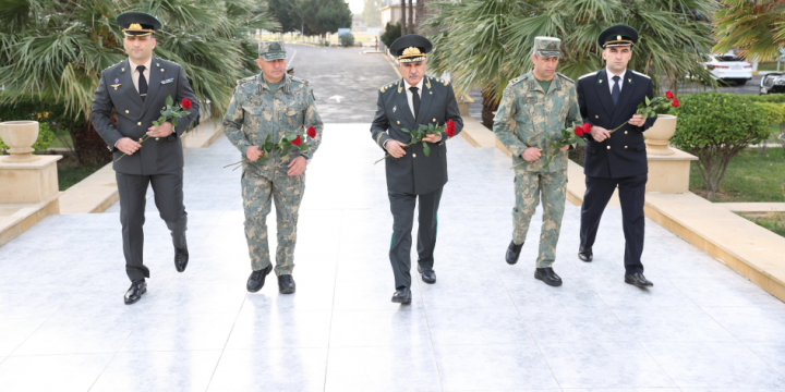 Hərbi prokuror Müdafiə Nazirliyinin hərbi qulluqçuları ilə görüşüb