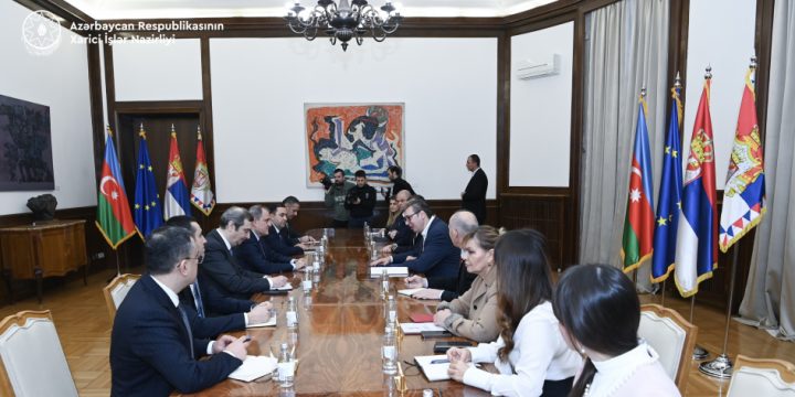 Jeyhun Bayramov discusses regional security with Serbian President