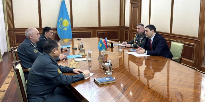 Azerbaijani, Kazakh armed forces explore ways to strengthen partnerships