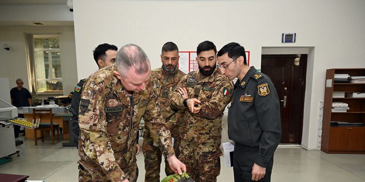 Italian military delegation visits Azerbaijan