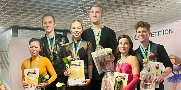 Azerbaijani figure skaters win silver medal in Romanian tournament