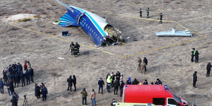 AZAL extends condolences to families of passengers who lost their lives in plane crash