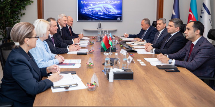 Azerbaijan, Belarus discuss regular cargo transportation by railway