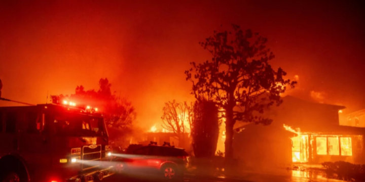 Overnight curfew orders in place as death toll from California wildfires rises to 11