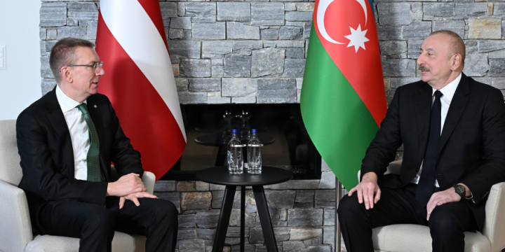 President Ilham Aliyev met with Latvian President in Davos