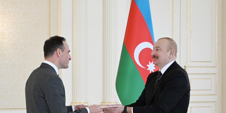 Prezident İlham Əliyev Sloveniyanın ölkəmizdə yeni təyin olunmuş səfirinin etimadnaməsini qəbul edib