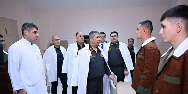 Azerbaijan Defense Ministry’s leadership visits hospital on the eve of holiday