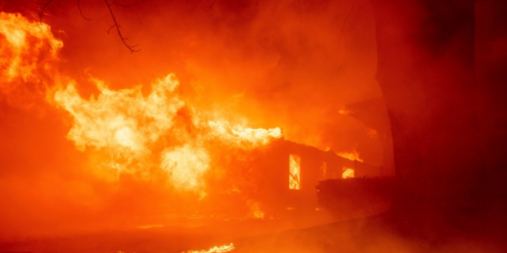 Kaliforniyada meşə yanğınları nəticəsində 5 nəfər həyatını itirib