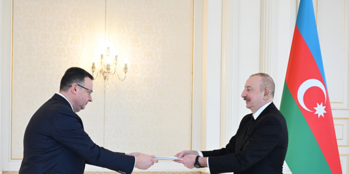 President Ilham Aliyev received credentials of newly appointed Belarusian ambassador to Azerbaijan