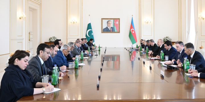 President of Azerbaijan Ilham Aliyev held expanded meeting with Prime Minister of Pakistan