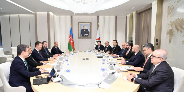 SOCAR “Crescent Petroleum” şirkəti ilə əməkdaşlıq imkanlarını dəyərləndirib