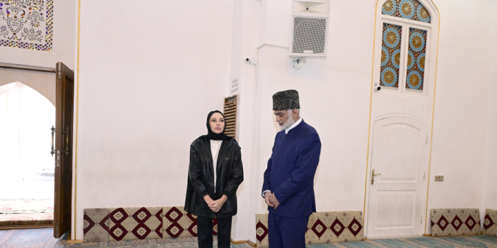 First Vice-President Mehriban Aliyeva visited Shah Abbas and Huseyniyye mosques in Ganja