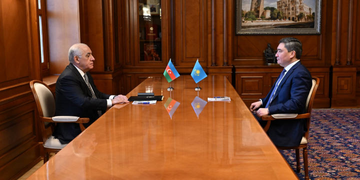 Prime Minister Ali Asadov meets with Kazakh counterpart