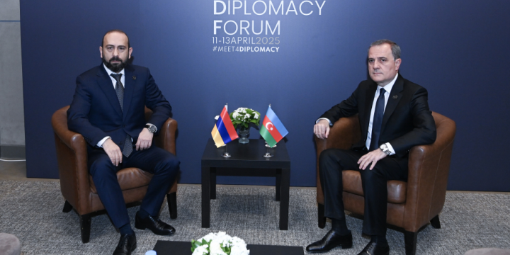 Azerbaijani and Armenian FMs discuss normalization process in Antalya