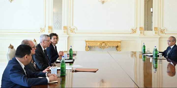 President Ilham Aliyev received Chairman of Eastern Committee of German Economy