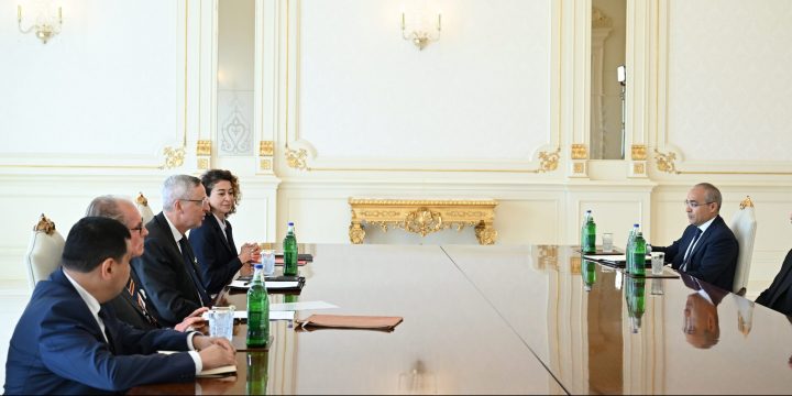 Prezident İlham Əliyev Alman İqtisadiyyatının Şərq Komitəsinin sədrini qəbul edib