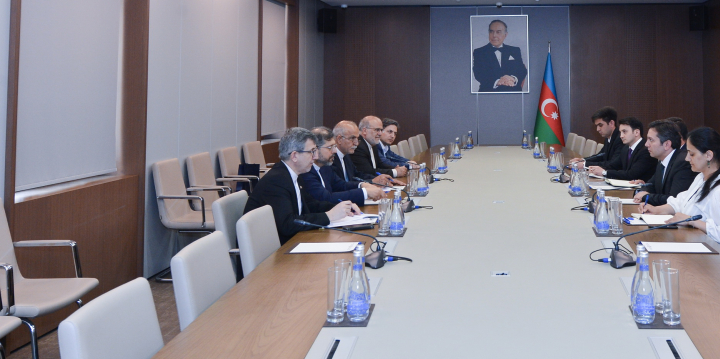 Azerbaijan, Iran discuss cooperation within international organizations